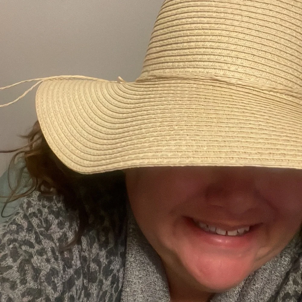 Momentum Cream floppy beach sun hat raffia style fits extra small to small new